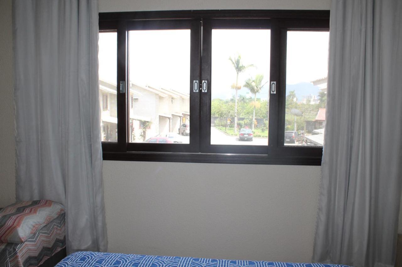 Residencial Hannah - Casa 6 - Porto Belo Sc - Bairro Pereque Exterior foto